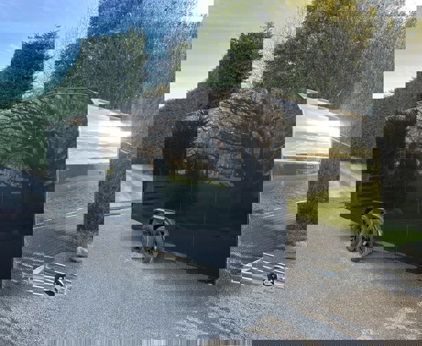 Sleek Black Gloss Enclosed Trailer 528685114 1328498709278954 4597159535071051368 N (1)